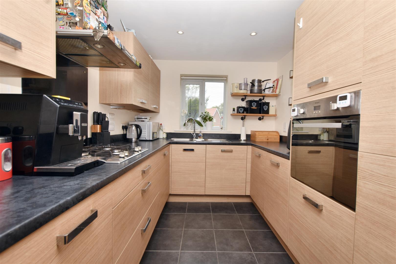 Property Details for Weavers Close, Eastbourne Town Property Estate